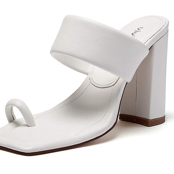 Shoes - Toe Ring Block Heels Sandals